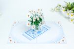 white-daisies-vase-pop-up-card-03