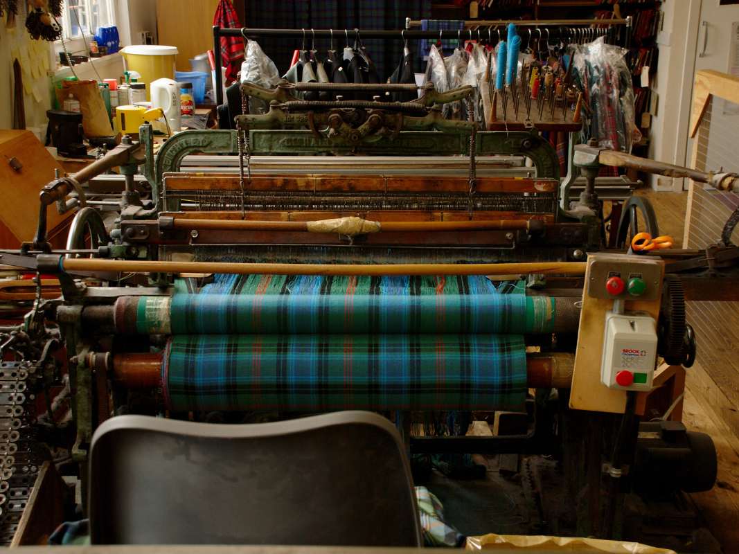 tartan-weaving-scotland