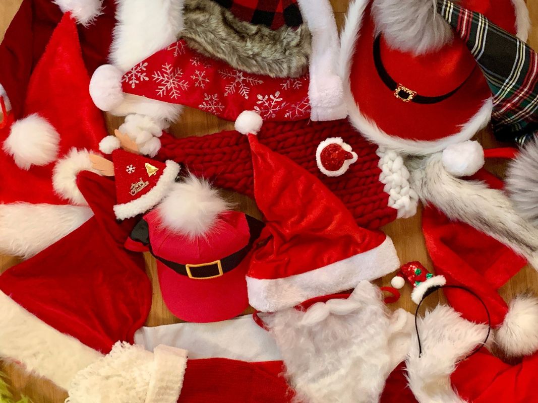 christmas-symbols-hats