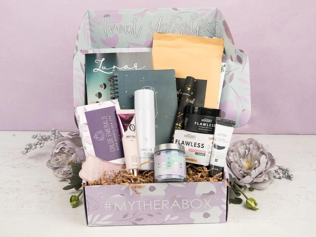 gifts-for-girlfriend-subscription-box-tailored-to-her-interests