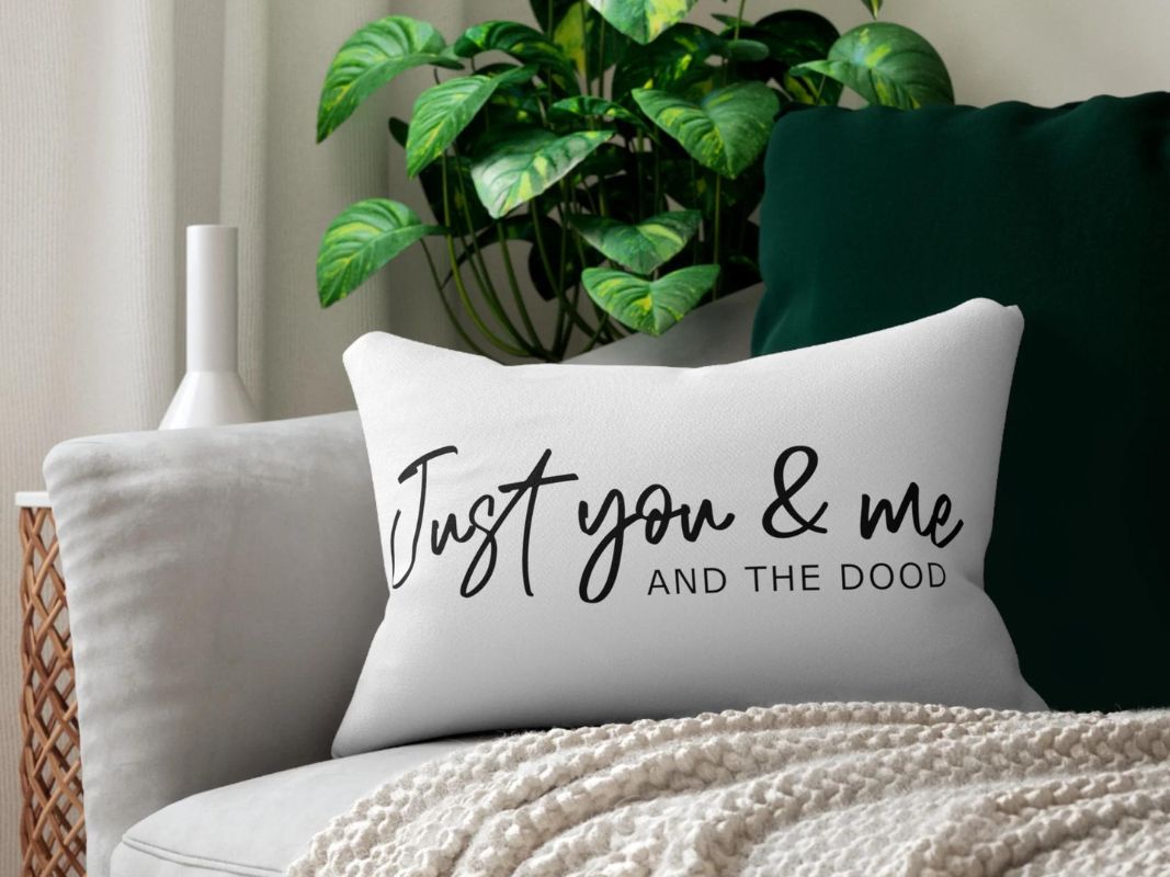 housewarming-gifts-decorative-throw-pillows