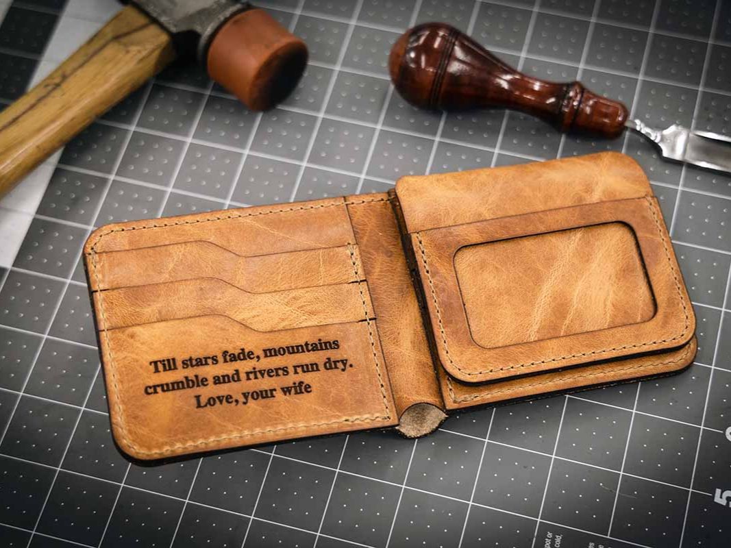 gift-ideas-for-man-custom-made-leather-wallet