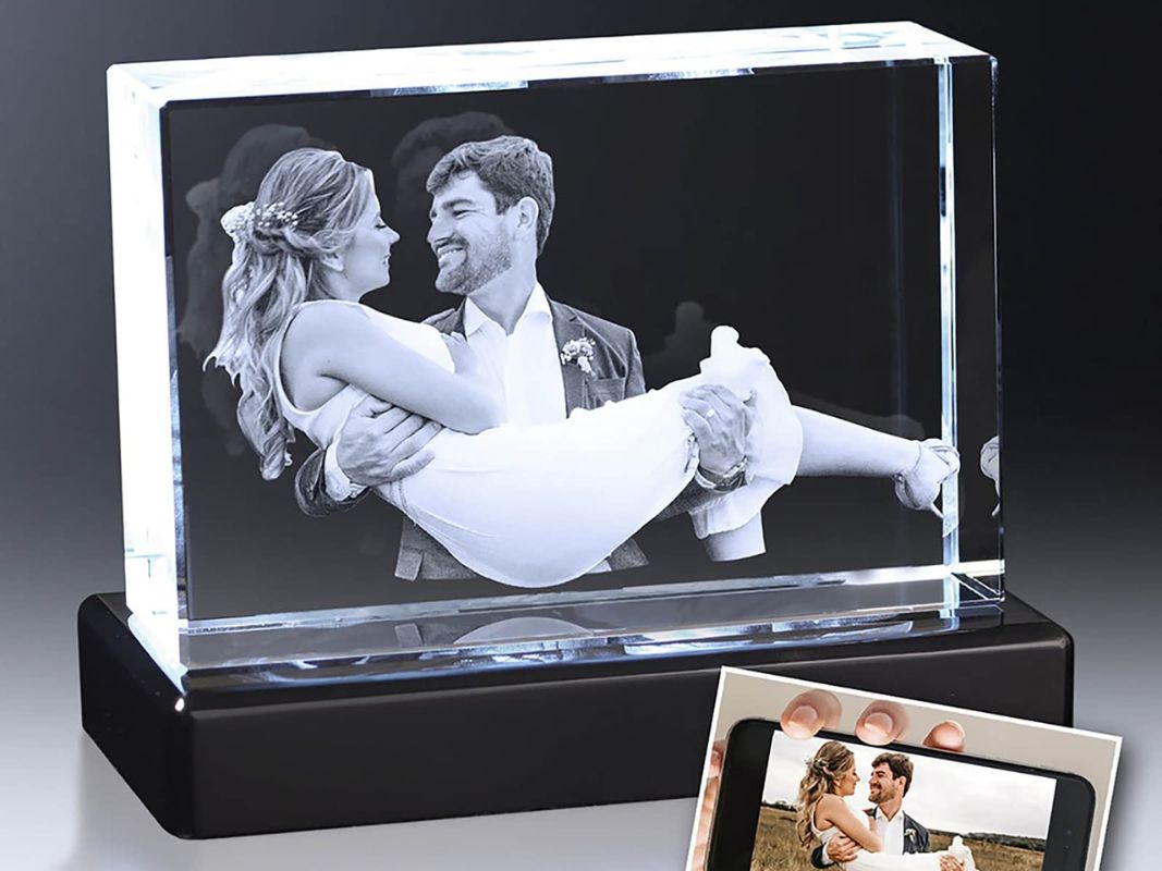 gift-ideas-for-man-personalized-3d-photo-crystal