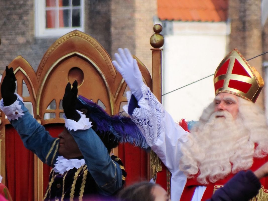 secret-santa-gifts-Sinterklaas-and-kris-kringle