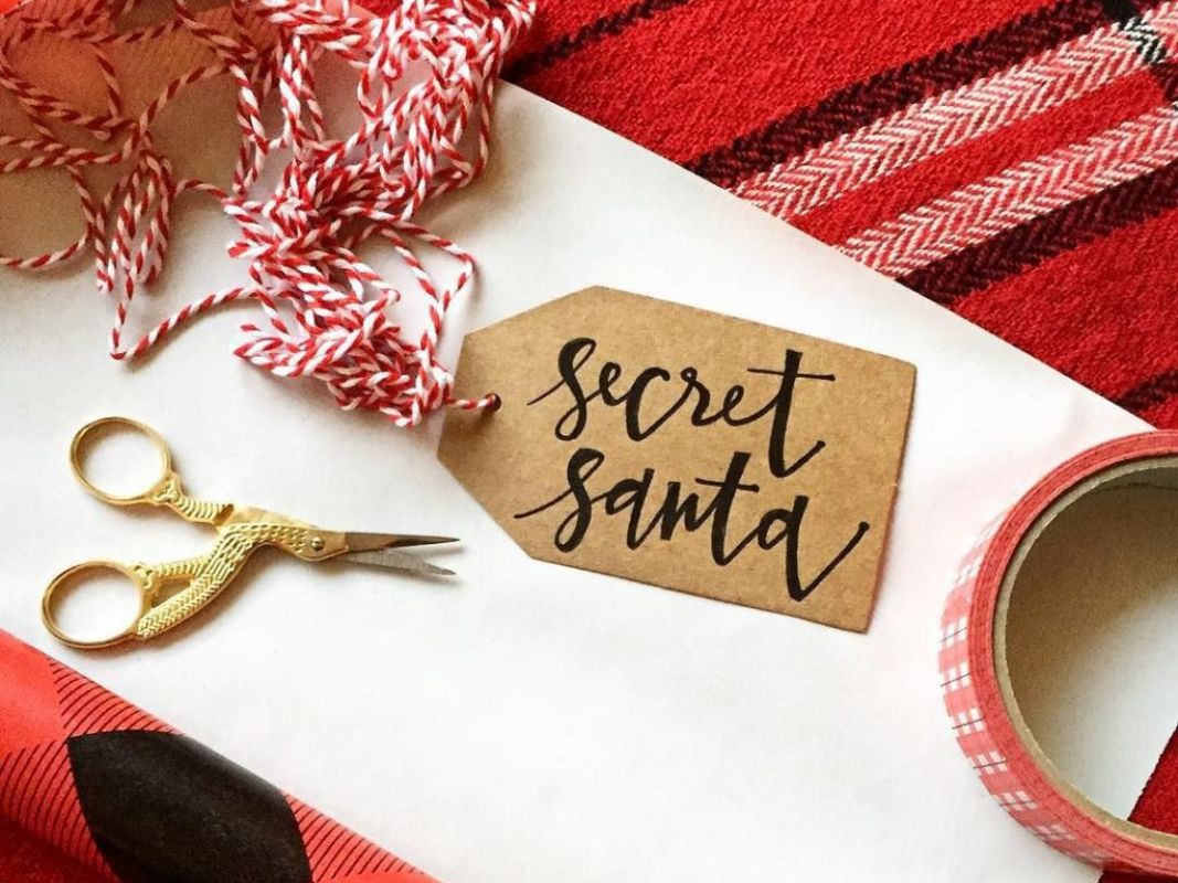 secret-santa-gifts-ft-img